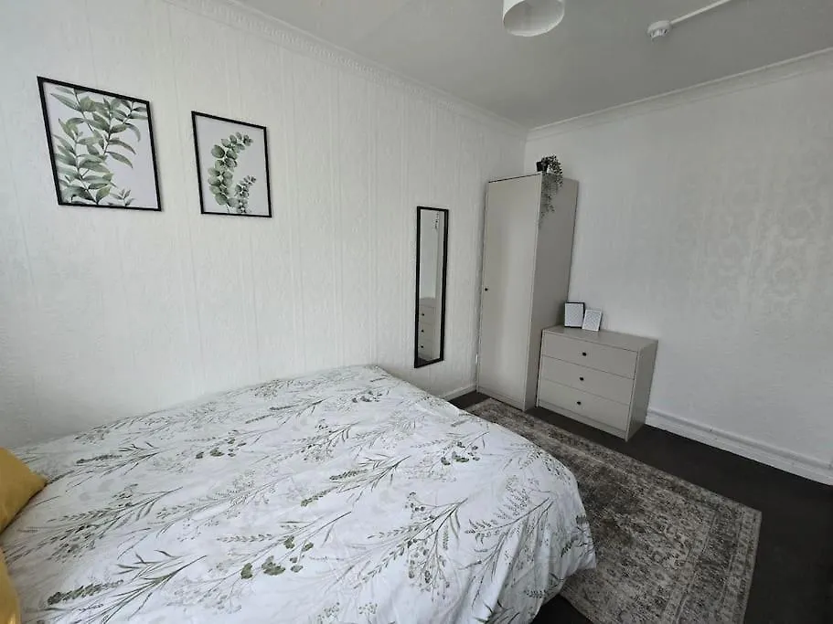 Beautiful Rooms In Prime Location! London Guest house