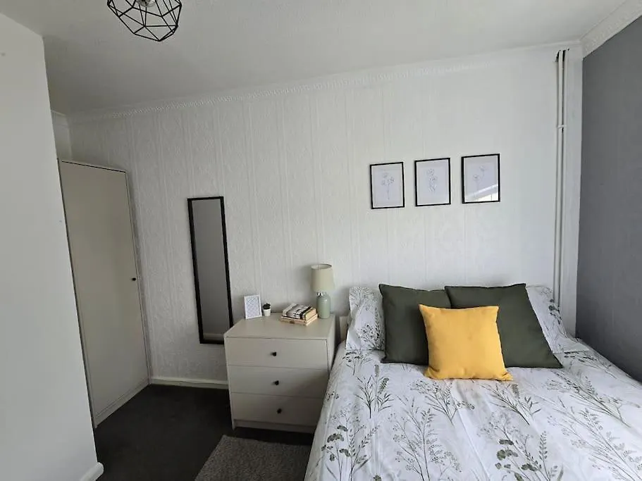 Beautiful Rooms In Prime Location! London Guest house